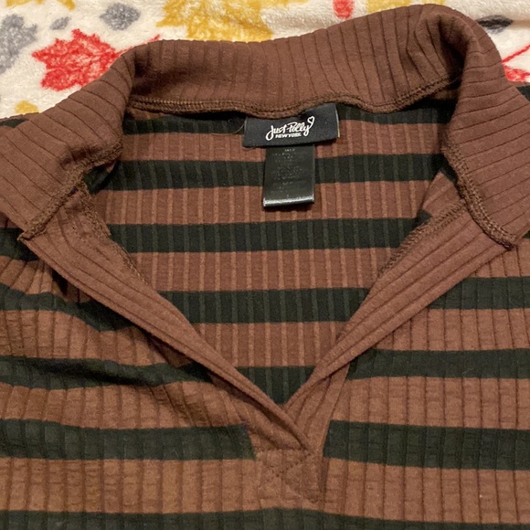 Crop top - Picture 2 of 3